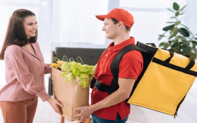 10 Best Food Delivery Services to Work For (Pros & Cons)